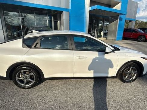Used 2025 Kia K4 FWD image 3