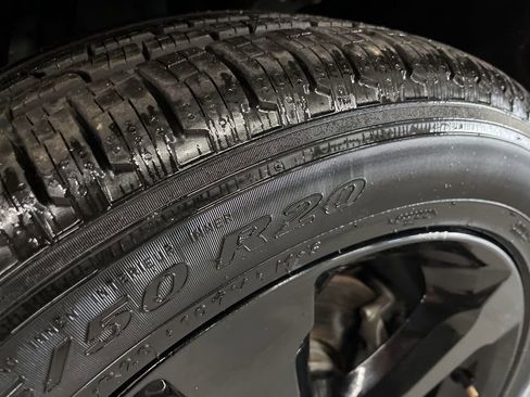 Used 2023 Jeep Grand Cherokee L Laredo image 11