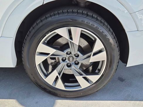 Certified 2021 Audi e-tron Prestige w/ Prestige Package image 12