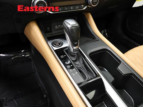 Used 2024 Nissan Sentra SV w/ SV Premium Package FWD image 13