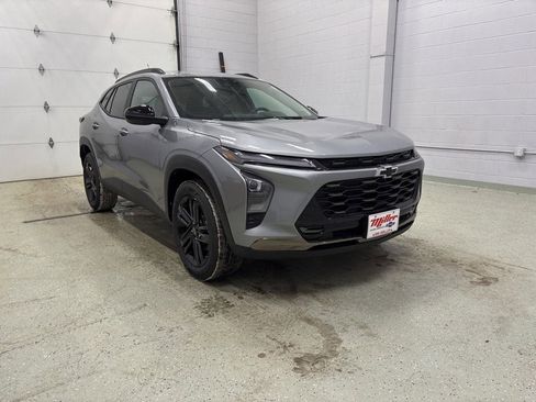 New 2026 Chevrolet Trax ACTIV w/ Driver Confidence Package image 2