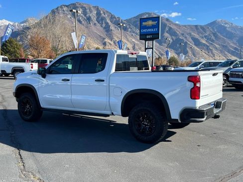 Used 2023 Chevrolet Silverado 1500 ZR2 w/ Technology Package image 12