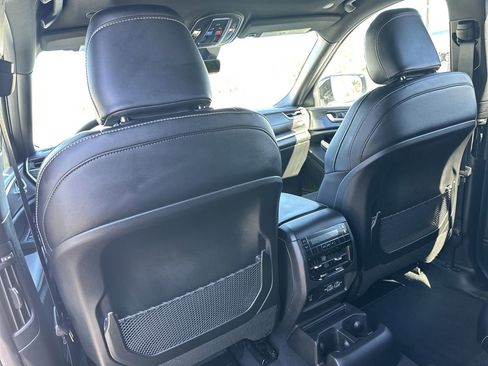 New 2025 Jeep Grand Cherokee L Altitude image 19