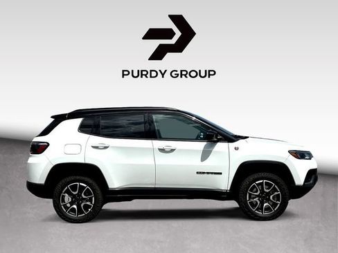 Used 2026 Jeep Compass Trailhawk AWD/4WD image 9