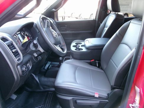 New 2024 RAM 2500 Tradesman w/ Chrome Appearance Group image 12