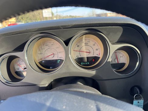 Used 2014 Dodge Challenger SXT RWD image 16