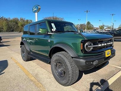 New 2025 Ford Bronco Outer Banks w/ Sasquatch Package