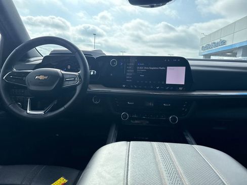 Used 2025 Chevrolet Tahoe High Country image 13