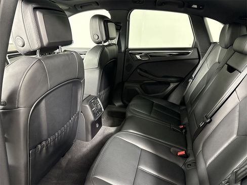 Certified 2023 Porsche Macan image 26