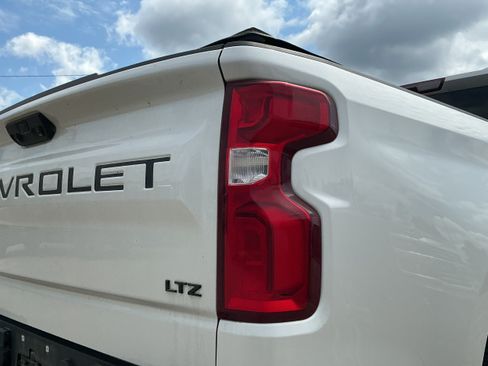 Certified 2025 Chevrolet Silverado 1500 LTZ w/ Z71 Off-Road Package AWD/4WD image 4