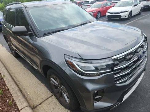 Used 2025 Ford Explorer Active w/ Active Comfort Package AWD/4WD image 16