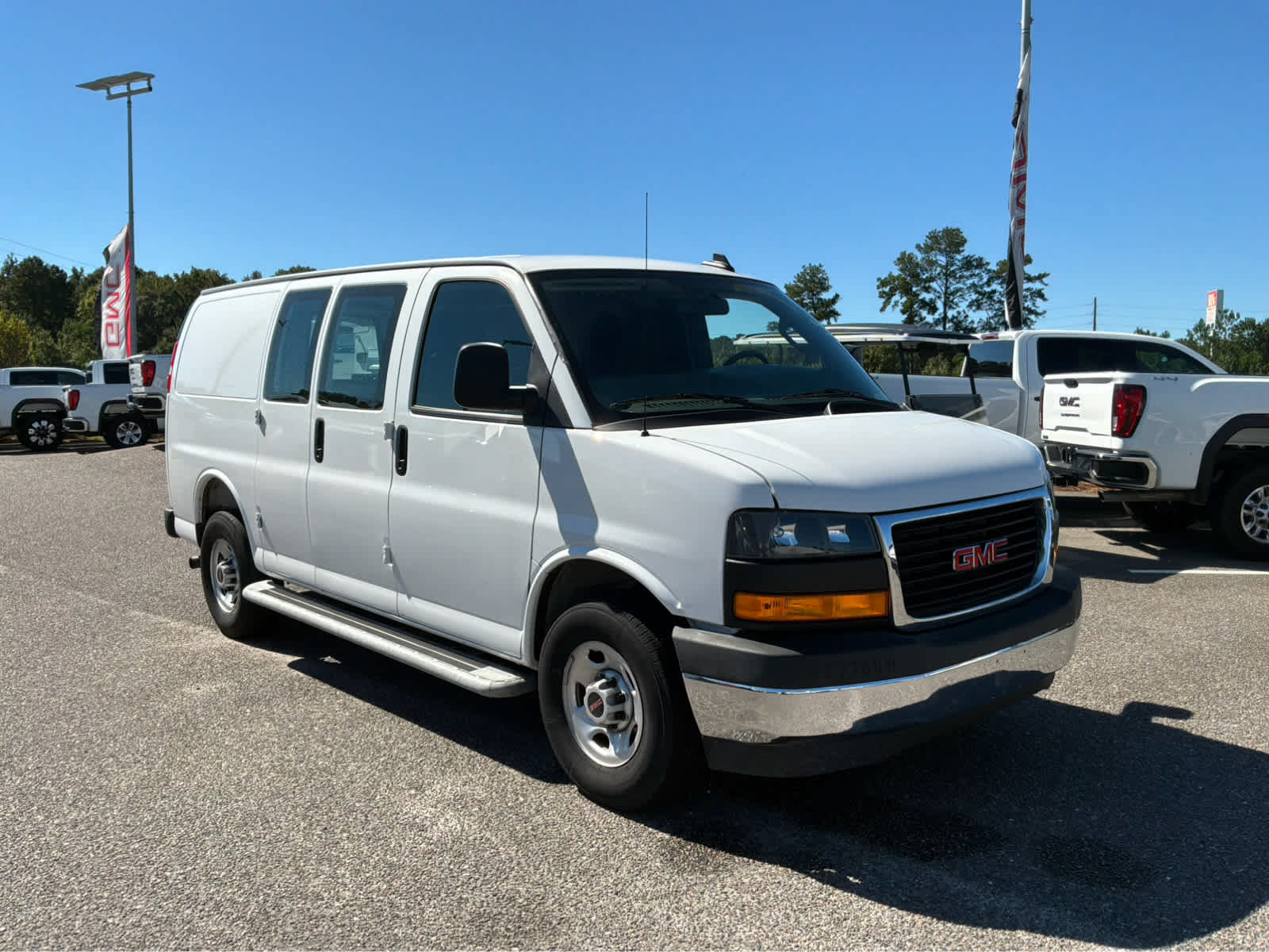 Used 2025 GMC Savana 2500 w/ Driver Convenience Package RWD image 3