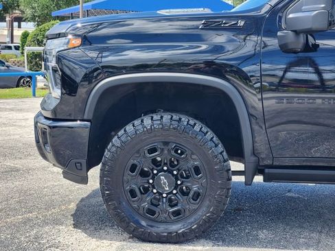 Used 2024 Chevrolet Silverado 2500 LTZ w/ LTZ Plus Package AWD/4WD image 8