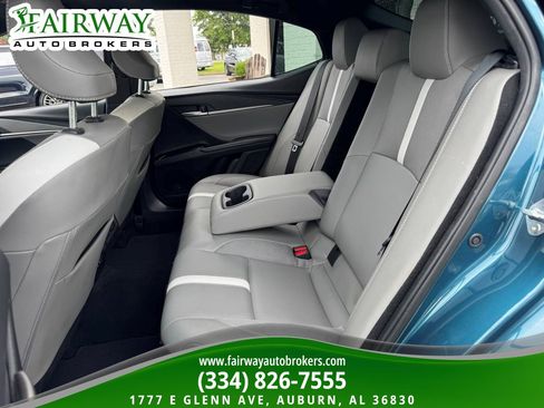 Used 2025 Toyota Camry SE FWD image 11