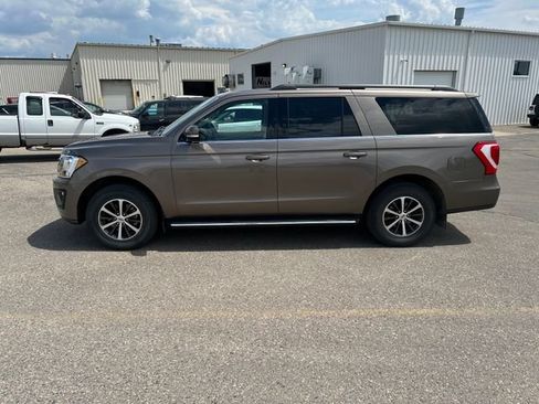 Used 2018 Ford Expedition Max XLT w/ Equipment Group 202A AWD/4WD image 8