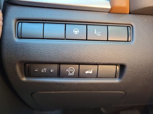 Used 2024 Nissan Rogue Platinum w/ Platinum Premium Package image 27