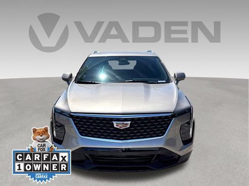Used 2025 Cadillac XT4 Premium Luxury FWD image 2