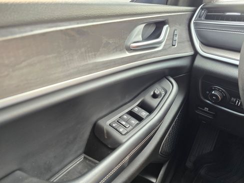Used 2022 Jeep Grand Cherokee L Limited AWD/4WD image 27