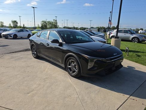 Used 2025 Kia K4 FWD image 3