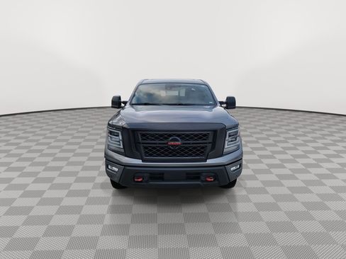 Used 2022 Nissan Titan PRO-4X w/ Pro-4x Convenience Package image 3
