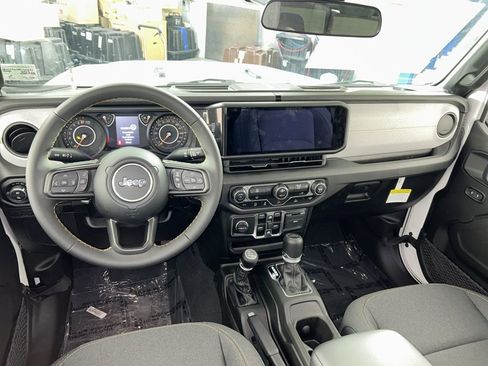 Used 2024 Jeep Gladiator Sport image 9