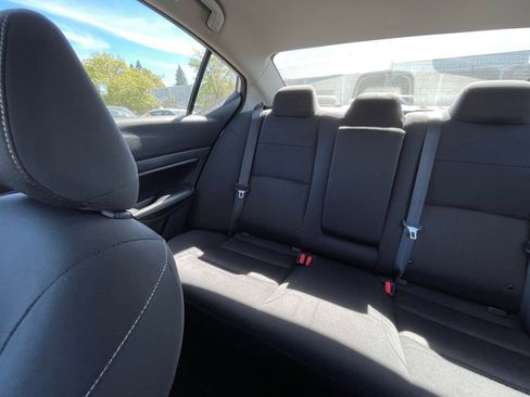 Used 2025 Nissan Altima 2.5 SV image 39