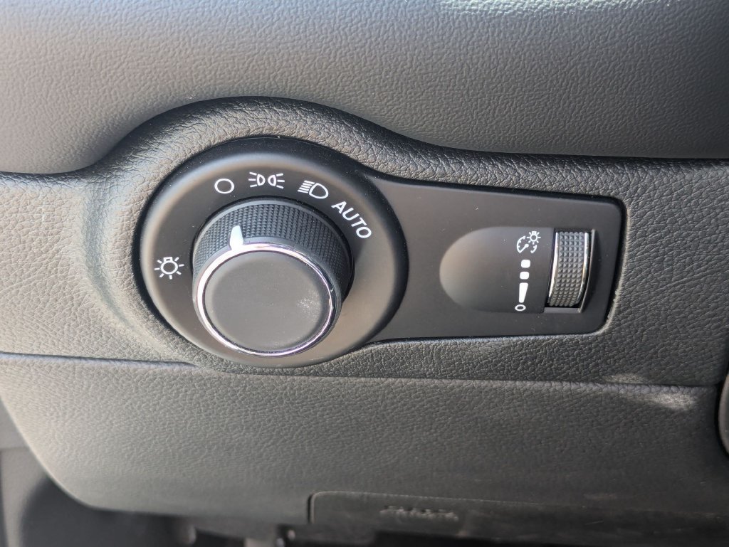 Used 2025 Dodge Durango GT RWD image 17