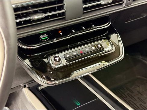 Used 2024 Lincoln Corsair Reserve w/ Jet Appearance Package image 15