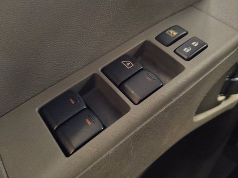 Used 2017 Nissan Frontier SV image 27