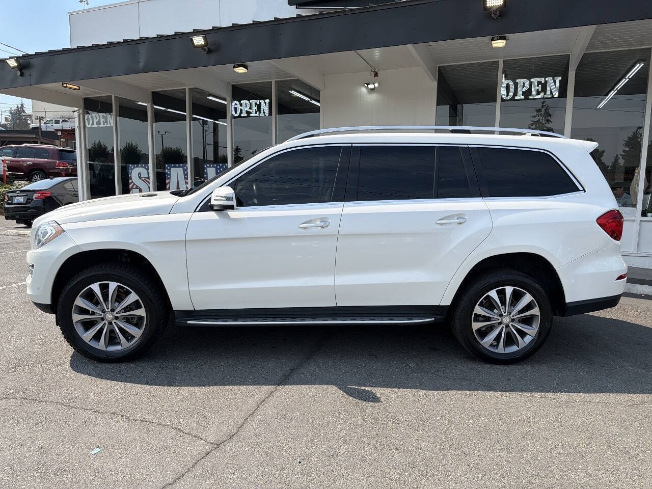 Used 2014 Mercedes-Benz GL 450 4MATIC image 2