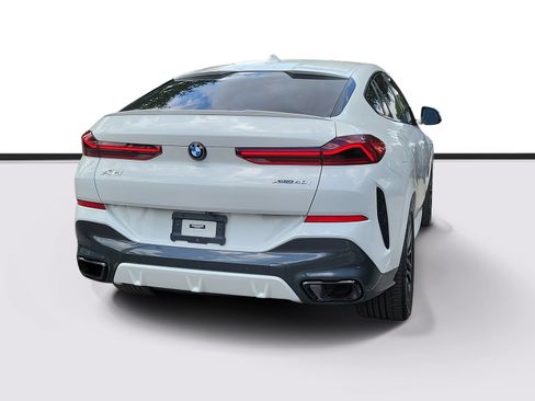 Used 2023 BMW X6 xDrive40i w/ M Sport Package AWD/4WD image 4