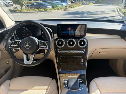 Used 2020 Mercedes-Benz GLC 300 image 25