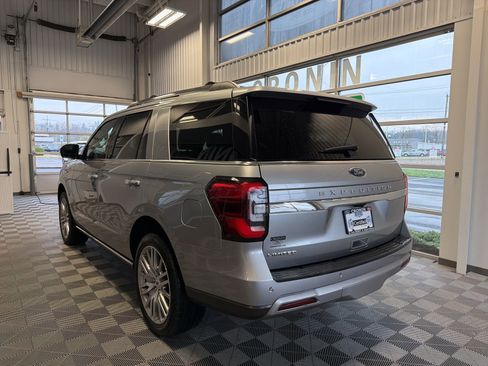 Used 2024 Ford Expedition Limited AWD/4WD image 4