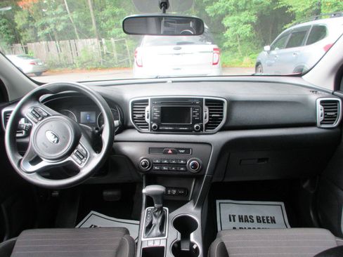 Used 2018 Kia Sportage LX FWD image 17