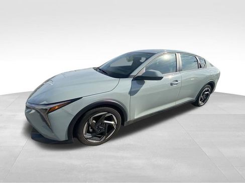 Used 2025 Kia K4 EX image 2