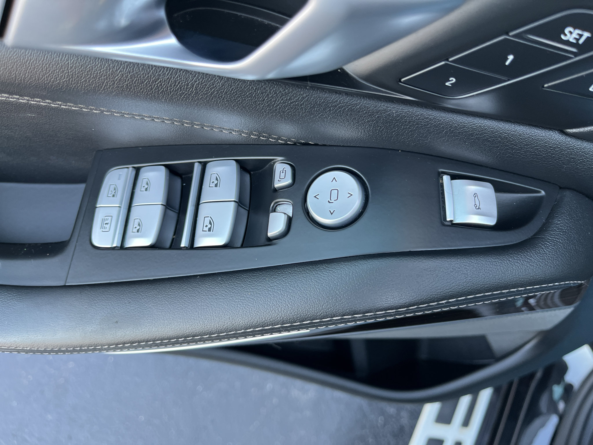 Used 2025 BMW X7 xDrive40i AWD/4WD image 15