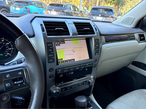 Used 2017 Lexus GX 460 image 13