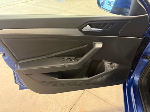 Certified 2024 Volkswagen Jetta SE w/ Panoramic Sunroof Package FWD image 20