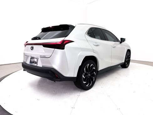 Used 2025 Lexus UX 300h FWD w/ Accessory Package (Z1) image 16
