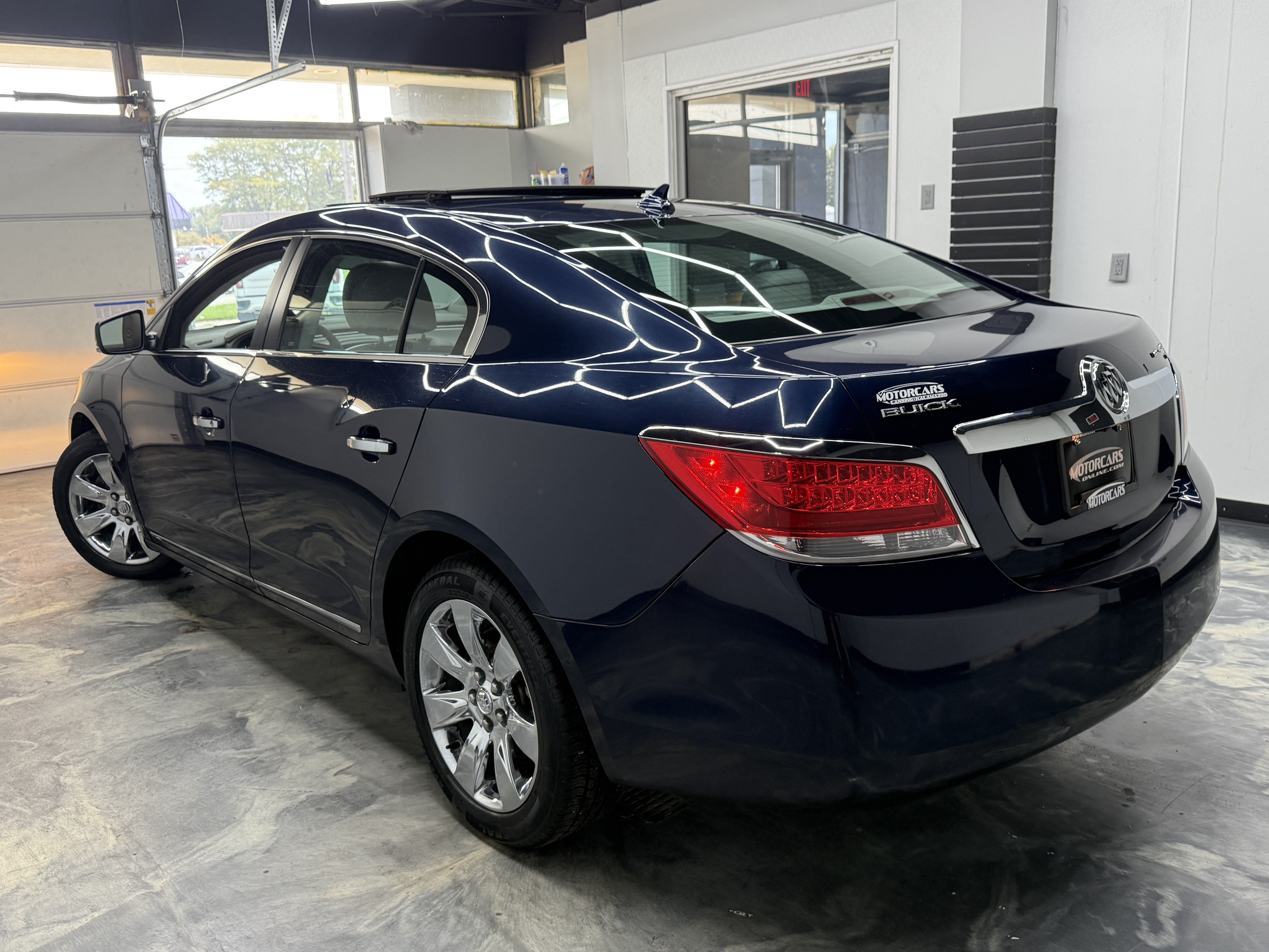 Used 2010 Buick LaCrosse CXL FWD image 3