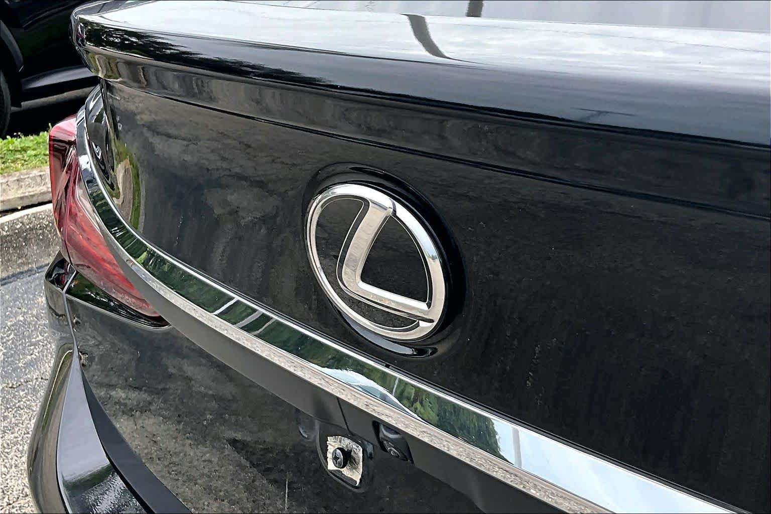 Used 2025 Lexus ES 350 Ultra Luxury w/ Accessory Package (Z2) FWD image 31