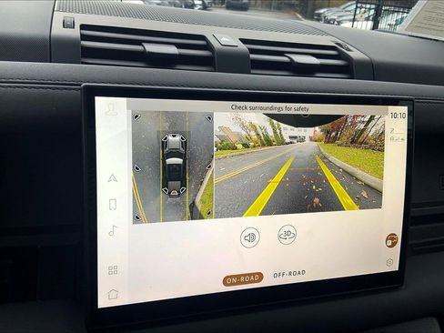 Used 2025 Land Rover Defender 110 X-Dynamic SE image 26