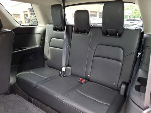 Used 2025 Nissan Pathfinder SL AWD/4WD image 10