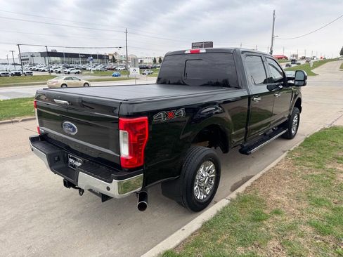 Used 2018 Ford F250 Lariat w/ Chrome Package image 5