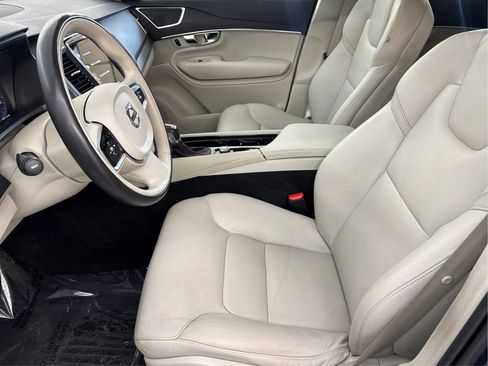 Used 2020 Volvo XC90 T6 Momentum w/ Protection Package Premier AWD/4WD image 13