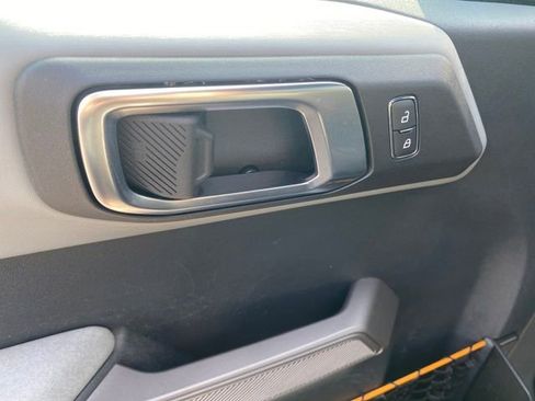 Used 2022 Ford Bronco Badlands image 18