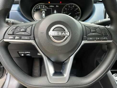 Used 2025 Nissan Versa SV w/ Trunk Package FWD image 15