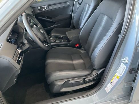 Used 2023 Honda Civic Sport image 3