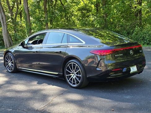 Used 2022 Mercedes-Benz EQS 580 4MATIC Sedan image 4