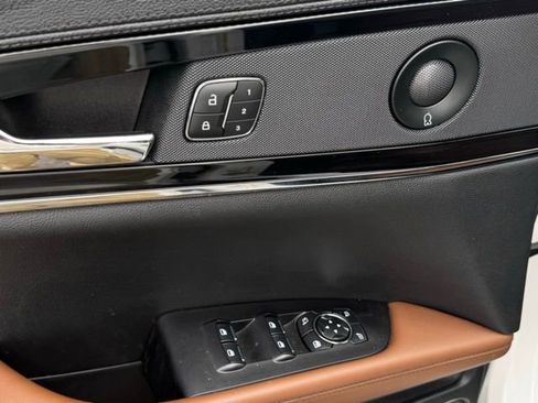 Used 2023 Lincoln Nautilus Reserve w/ Luxury Package image 13